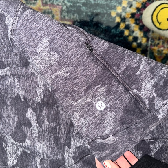 Lululemon long sleeve - Picture 5 of 7